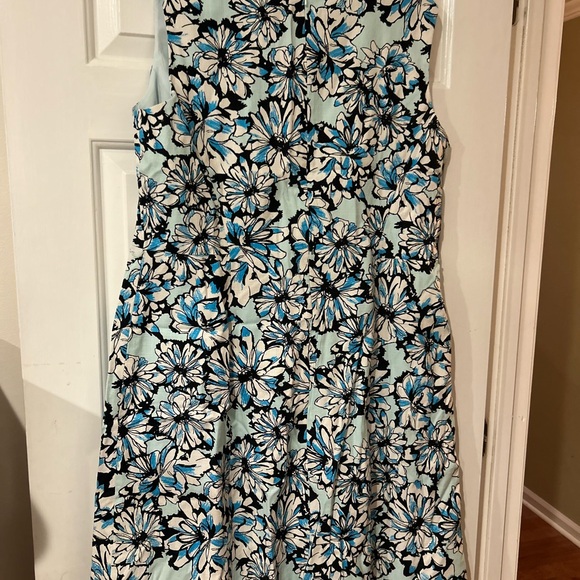 Jones New York Sleeveless Lined Flowery Dress 👗 - Picture 2 of 6
